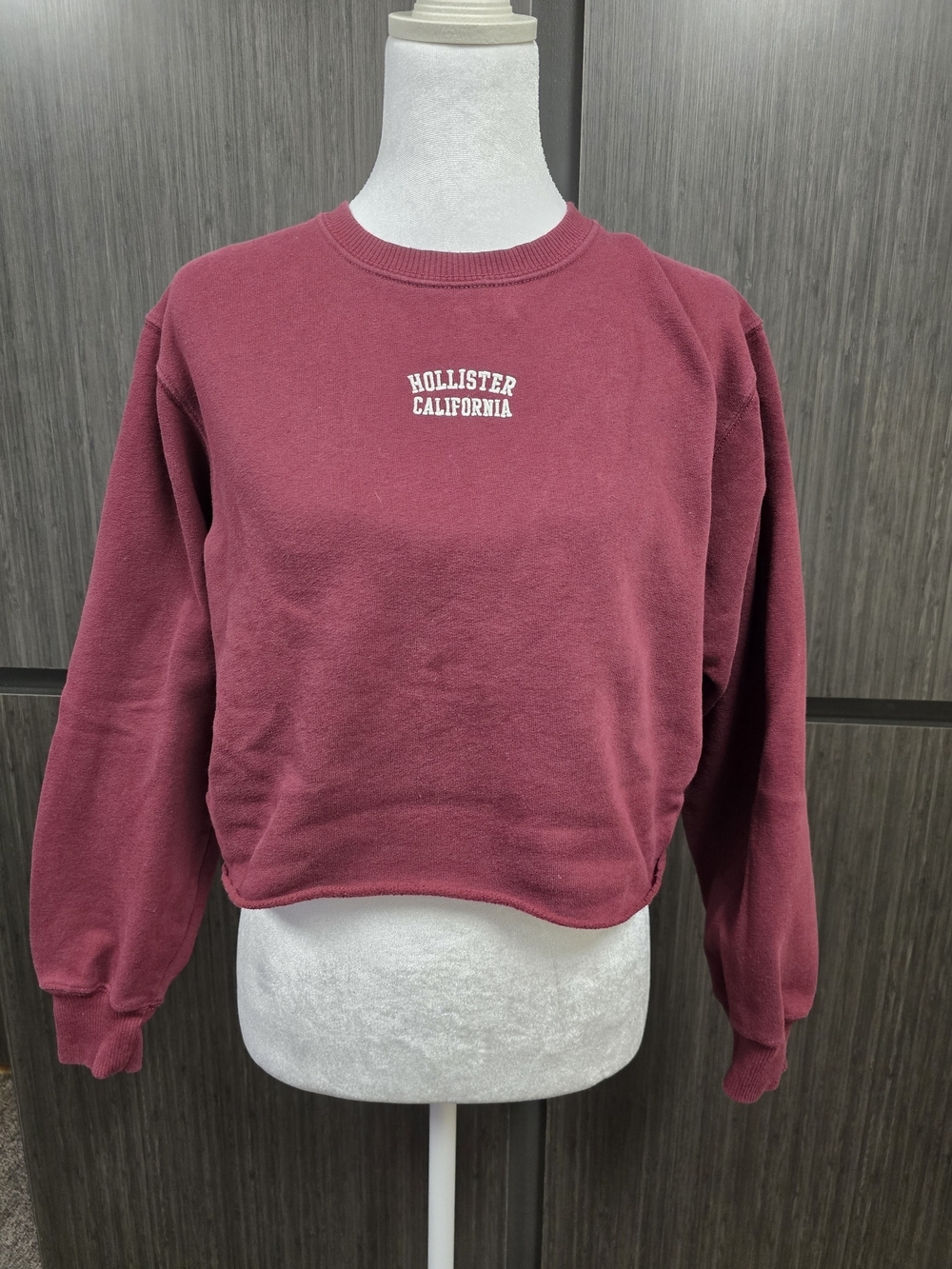 Hollister California Cropped Sweatshirt Women's XS Burgundy Crewneck Pullover